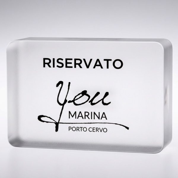 Segnatavolo con logo dell'attività